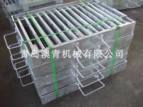 Heavy-duty steel grating