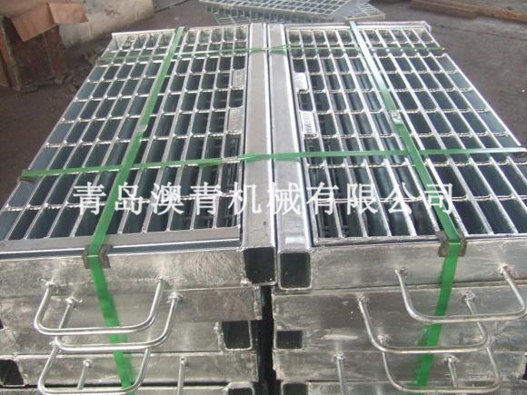 Heavy-duty steel grating