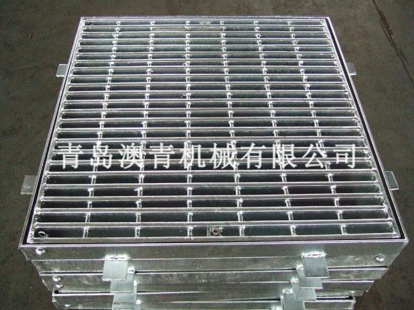 Heavy-duty steel grating