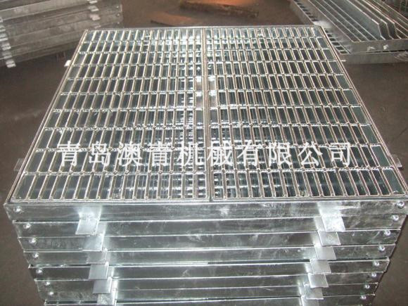 Heavy-duty steel grating