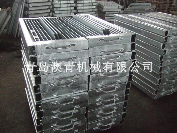 Heavy-duty steel grating