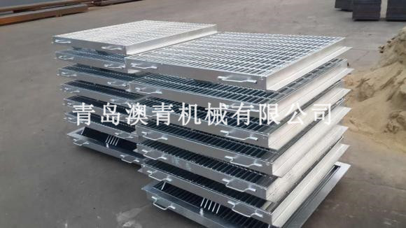 Heavy-duty steel grating