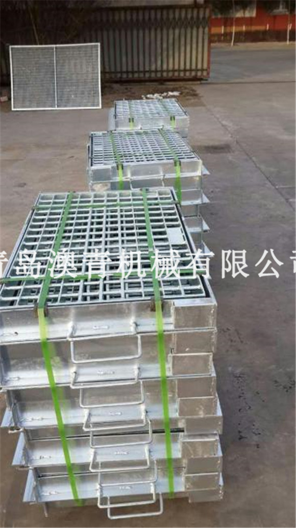 Heavy-duty steel grating