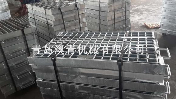 Heavy-duty steel grating