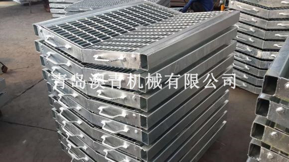 V-shaped steel grating