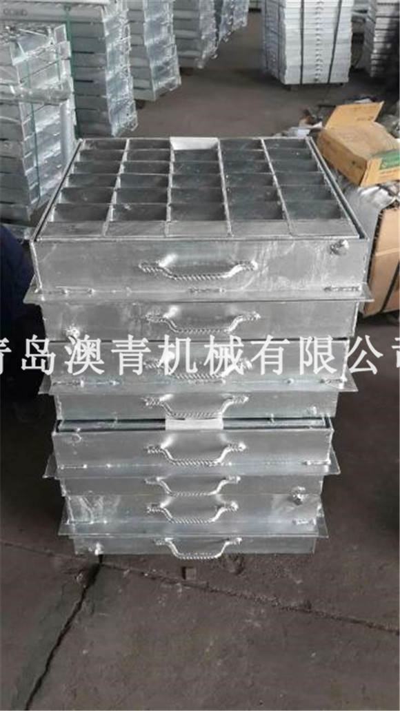 Heavy-duty steel grating