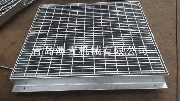 Heavy-duty steel grating