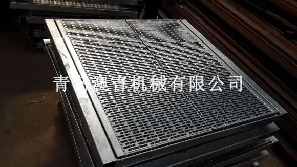 Heavy-duty steel grating