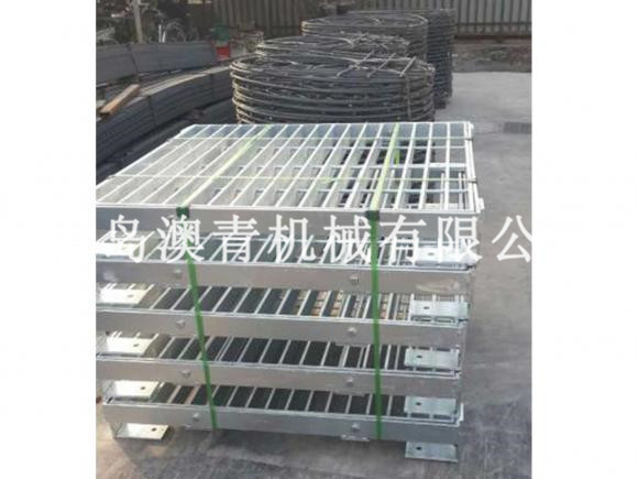 Heavy-duty steel grating