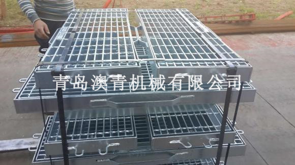 Heavy-duty steel grating