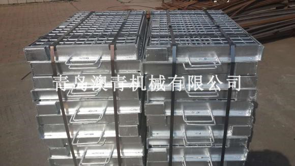 Heavy-duty steel grating