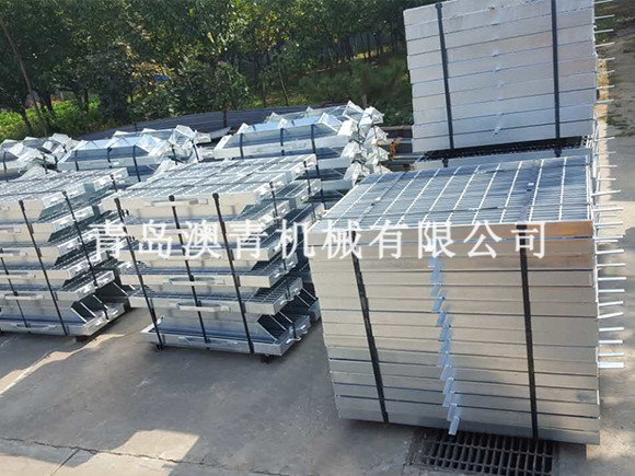 Heavy-duty steel grating