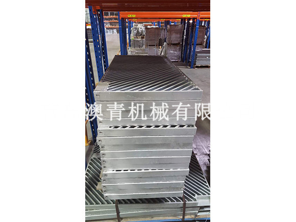 Heavy-duty steel grating